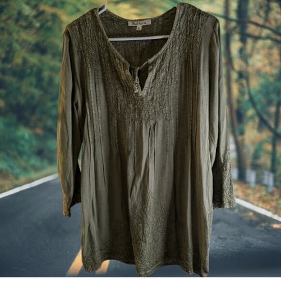 Solitaire Large long sleeve olive green boho rayon woman's winter/fall top. - Picture 1 of 1